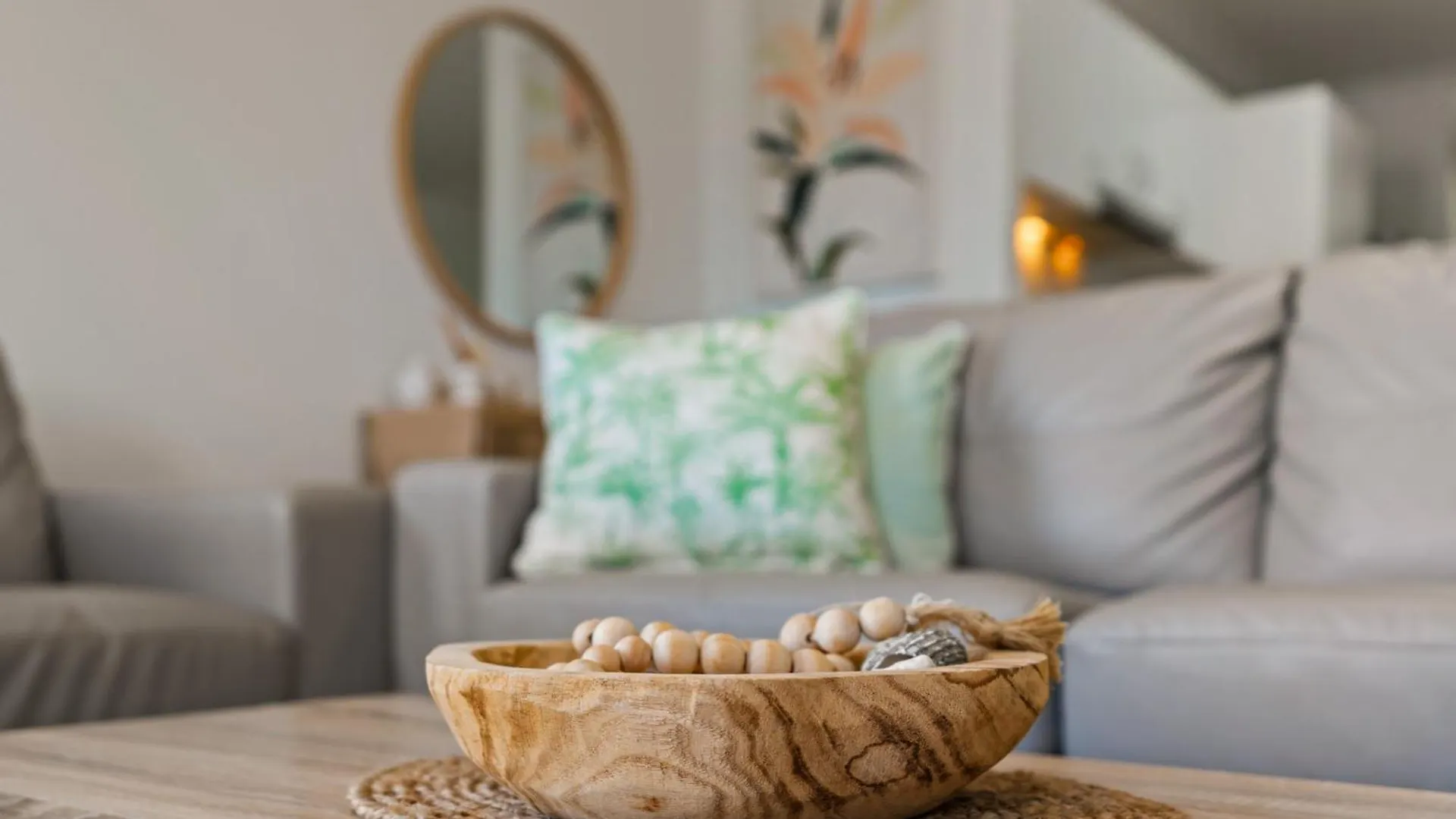 Cairns Penthouse - Private Rooftop Outdoor Gym, Spa & Tv Area With Sunset & Mountain Views