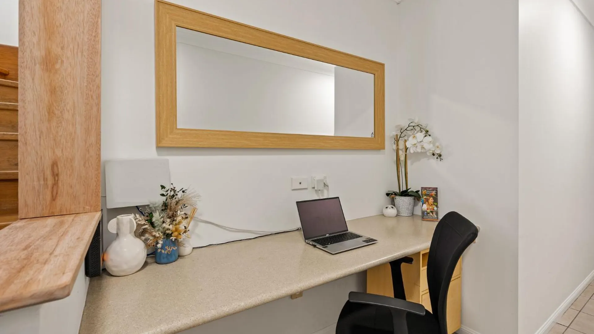 아파트 Cairns Penthouse - Private Rooftop Outdoor Gym, Spa & Tv Area With Sunset & Mountain Views